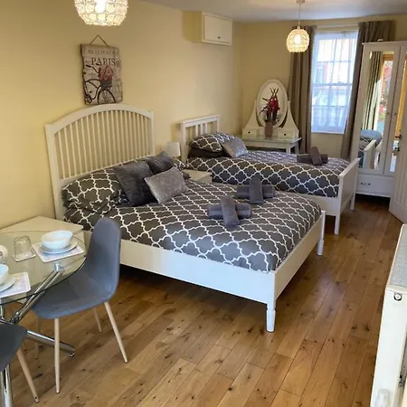 The Brunel Mews Bed & Breakfast *