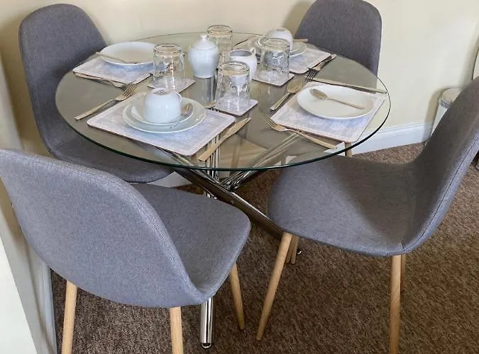 The Brunel Mews * بريستول