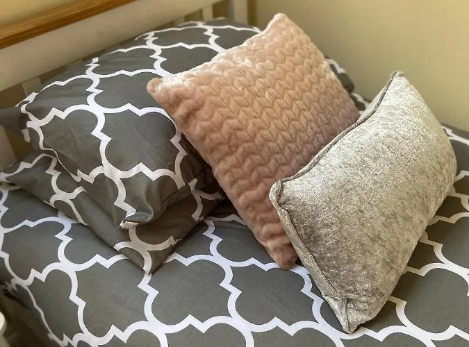 The Brunel Mews * بريستول