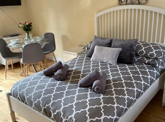 فندق مبيت وإفطار The Brunel Mews بريستول