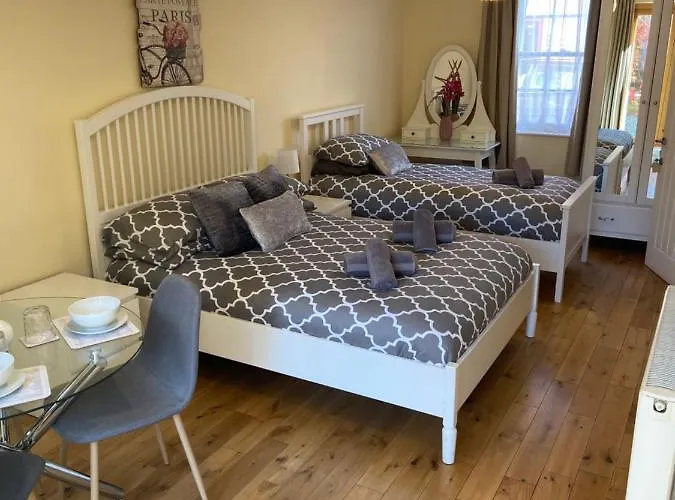 The Brunel Mews Bed & Breakfast *