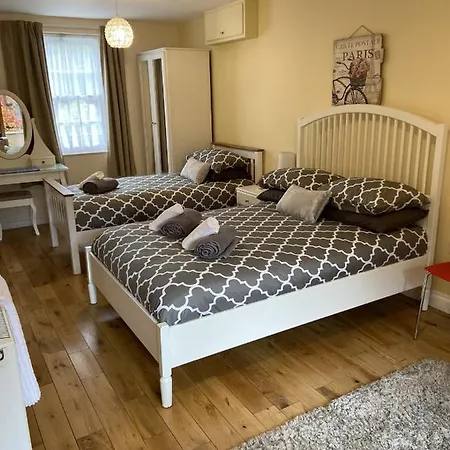 The Brunel Mews Nocleg ze śniadaniem