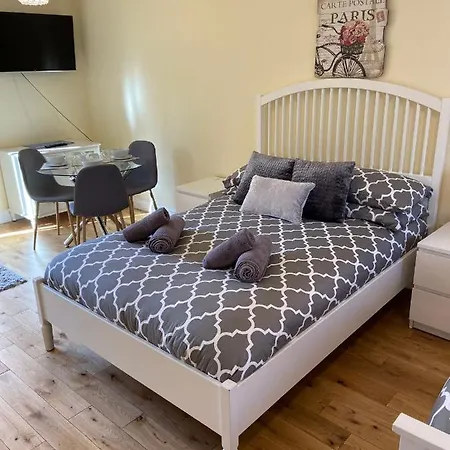 The Brunel Mews * Bristol