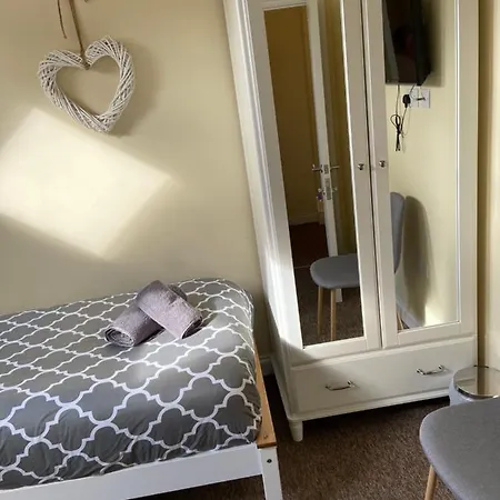 The Brunel Mews Nocleg ze śniadaniem