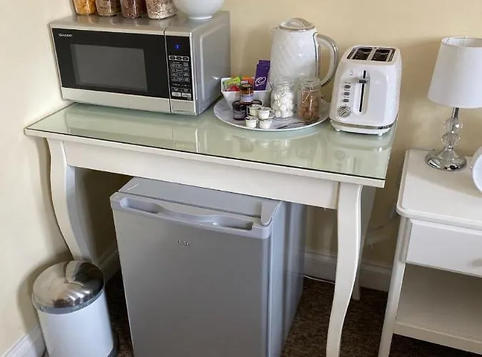 The Brunel Mews Bed and breakfast