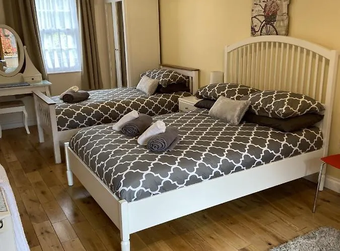 The Brunel Mews Bed and breakfast