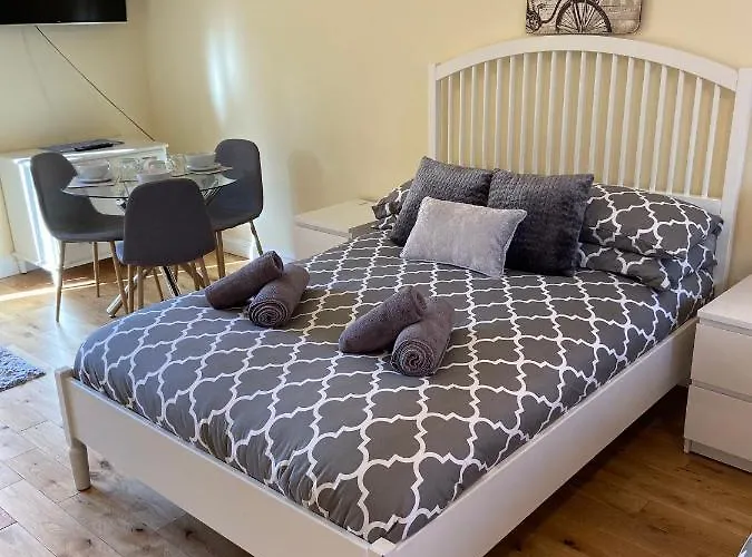 The Brunel Mews * Bristol